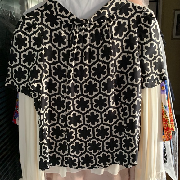 Top - Picture 1 of 1